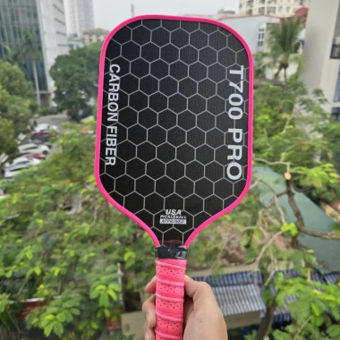 Vợt Pickleball T700 mặt nhám 16mm phủ carbon siêu nhẹ tặng 2 bóng luyện tập
