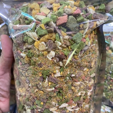 Vụn mix lộn xộn thịt sấy đông khô cho chó mèo hamster - gan, trứng, rau củ, xương, giá ưu đãi 45.000₫ 6