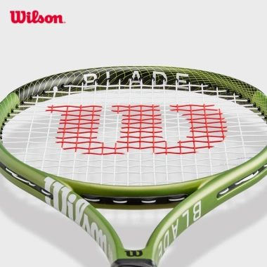 Wilson Blade Feel 100 Vợt Tennis Căng Dây WR117.410U Giá 3.082.000 Bám và Kiểm Soát
