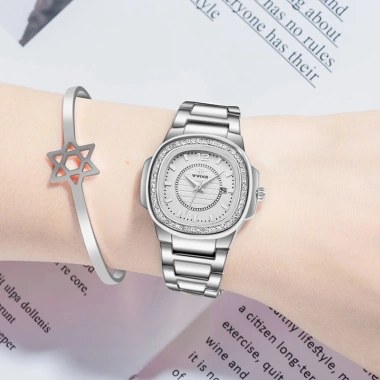WWOOR Đồng Hồ Nữ Đính Đá Sang Trọng - Mẫu 8.874, Giá Ưu Đãi 369.600₫