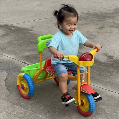 Xe Đạp 3 Bánh Giỏ Bé 2-6 Tuổi - Màu Dễ Thương, An Toàn, Giá Ưu Đãi 420.000 VND