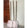 Xẻng nhựa cán tre chắc chắn, bền đẹp 42x38x36 cm - Dùng cho súc nông hải sản, giảm còn 95.000₫