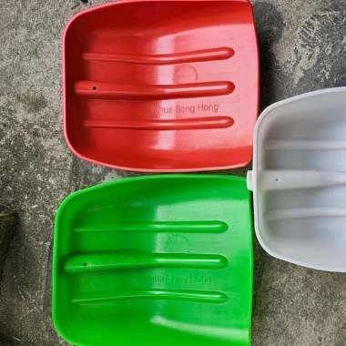 Xẻng nhựa xanh cỡ lớn siêu dẻo dai - Xúc thực phẩm gia súc, cỏ, hạt nhựa, rác - 45.000đ 5