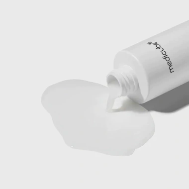 Xịt dưỡng thể Medicube Red Clear Cica Mist 200ml - Giảm mụn, dịu da, giá 330.000₫ 5 Xịt dưỡng thể Medicube Red Clear Cica Mist 200ml - Giảm mụn, dịu da, giá 330.000₫ 5