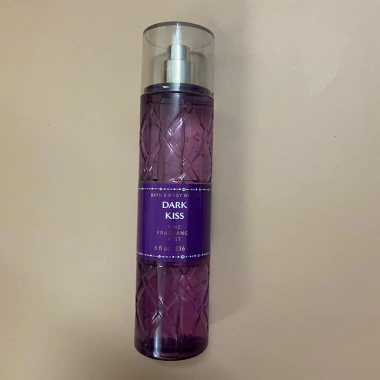 Xịt thơm Bath and Body Works 236ml - Hương lâu, da mềm, Giá ưu đãi 177.000 VND