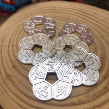 Xu Hoa Mai Bạc 2,6cm - Vật Phẩm Phong Thủy May Mắn, Thuận Tài, Giá 44.100đ