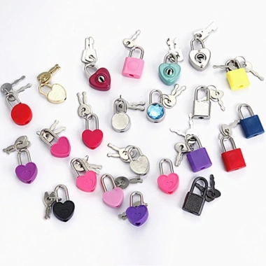 XYAX 10 Hình Trái Tim Vintage – 2 Chìa Khóa Nhựa Mini, Vali Ổ Khóa Dễ Thương, Phong Cách Cổ Lãng Mạn, Giá 53.130₫ 9