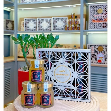 Yến Chưng Đông Trùng Hạ Thảo Kim Cương Vàng - Mát Da, Tăng Đề Kháng, 6 lọ 70ml - Giá ưu đãi 550.800₫ 6 Yến Chưng Đông Trùng Hạ Thảo Kim Cương Vàng - Mát Da, Tăng Đề Kháng, 6 lọ 70ml - Giá ưu đãi 550.800₫ 6