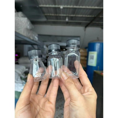 30 chai nhựa tròn 50ml-100ml kèm nắp - Giá ưu đãi 40.000đ, đa năng cho nhà bếp