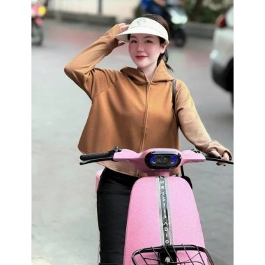 Áo chống nắng dáng ngắn mũ cánh dơi co giãn 4 chiều mềm mịn, mát - chỉ 90.500₫ 9 Áo chống nắng dáng ngắn mũ cánh dơi co giãn 4 chiều mềm mịn, mát - chỉ 90.500₫ 9