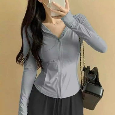 Áo Chống Nắng Nữ Lụa Băng Ôm Co Giãn Mát - Phù hợp Tập Gym và Dã Ngoại, Giá 85K 2
