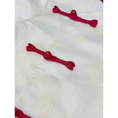 Áo dài bé trai HUMY NGO Đỏ Vàng chất gấm vân hoa cao cấp 3-8 tuổi AD202 - Giá ưu đãi 369.000₫ 4 Áo dài bé trai HUMY NGO Đỏ Vàng chất gấm vân hoa cao cấp 3-8 tuổi AD202 - Giá ưu đãi 369.000₫ 4