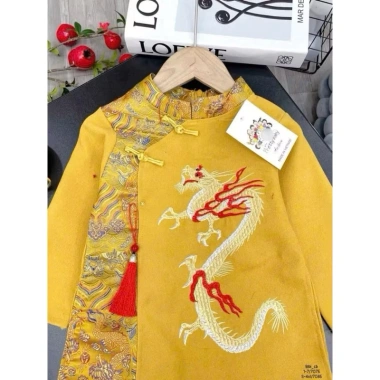 Áo dài bé trai tết mềm mịn, thêu rồng sắc nét, kèm quần dài – chỉ 99.000₫
