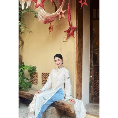 Áo Dài Cách Tân 4 Tà Diên Phúc Dáng Suông Tay Dài Tơ Thêu Hồ Điệp Sang Trọng kèm Quần Lụa - Giá 329.000 VND 9