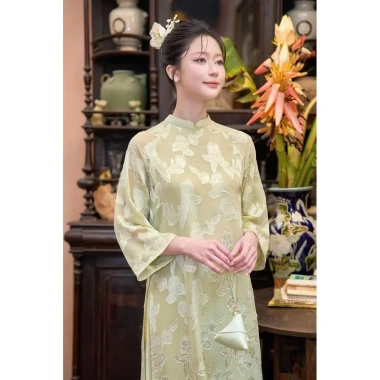 Áo dài cách tân AK26 dáng xuông tay lỡ 4 tà, vải voan tơ ép lấp lánh – Gấm kim tuyến tết 2.026, chỉ 259.000₫