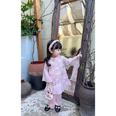 Áo dài cách tân bé gái váy đỏ hồng kèm mận + quần lụa duyên dáng, thích hợp đi chơi, chụp ảnh - AD3 - Giá ưu đãi 165k 3