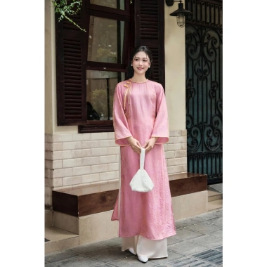 Áo Dài Cách Tân Dáng Suông Cổ Tròn Cài Dây Tết Charme 511.017 Tặng Quần 235K Giá 605.000đ
