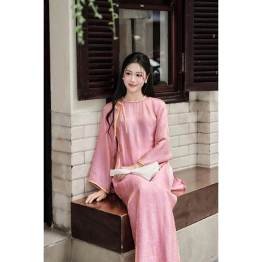 Áo Dài Cách Tân Dáng Suông Cổ Tròn Cài Dây Tết Charme 511.017 Tặng Quần 235K Giá 605.000đ