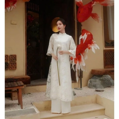 Áo dài cách tân gấm 4tà S5.067, áo lót lụa cổ tàu nẹp lệch, tay lửng, khuy, kèm quần lụa ống rộng Maian - 85.000 VND 2