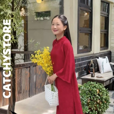 Áo dài cách tân gấm họa tiết chìm dáng suông đính cúc, kèm quần lụa nhẹ nhàng, thiết kế tinh tế độc đáo cho lễ tết - Giá 145.000đ - CATCHYstore 8