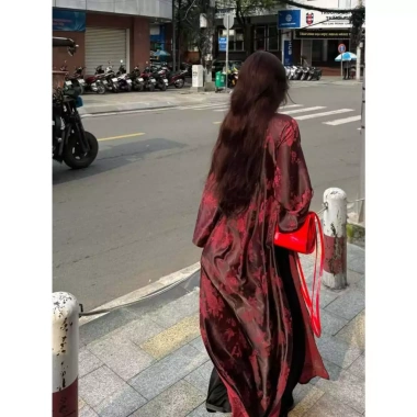 Áo Dài Cách Tân Hạc Vũ Form Suông Cổ Kết Ngọc Dài Thanh Lịch Áo Dài Tết 2.026 LALA 5 Áo Dài Cách Tân Hạc Vũ Form Suông Cổ Kết Ngọc Dài Thanh Lịch Áo Dài Tết 2.026 LALA 5