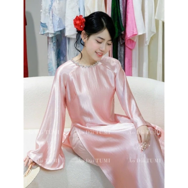 Áo dài cách tân lụa Ý cao cấp, cổ đính vòng ngọc sang trọng – Tết lễ hội chụp ảnh TUMI 271.200₫
