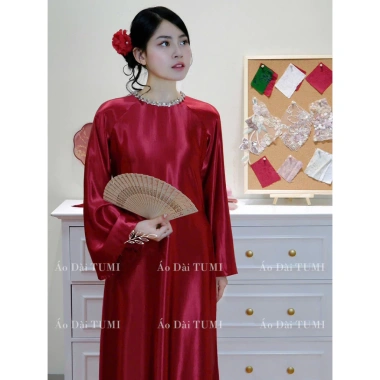 Áo dài cách tân lụa Ý cao cấp, cổ đính vòng ngọc sang trọng – Tết lễ hội chụp ảnh TUMI 271.200₫