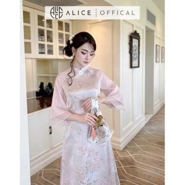 Áo Dài Cach Tân Mây Hồng Alice Gấm Phối Tơ Hàn Đính Hoa Cao Cấp - Tay Lửng Cổ Truyền Thống AD992 Giá 1,010,000₫ 4