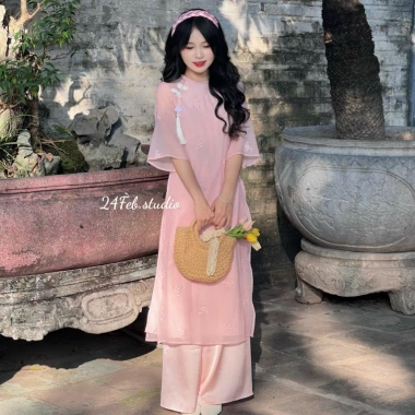 Áo dài cách tân nữ 4 tà vải tơ thêu cổ tròn nơ hoa, kèm quần lụa và bờm Lumi Studio AD05 - Giá 265.200₫