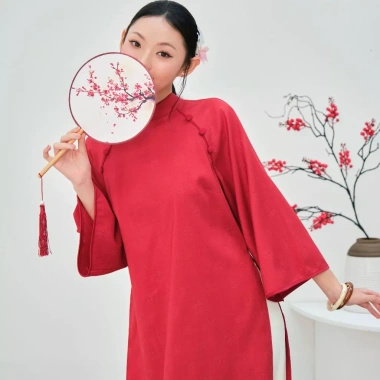 Áo Dài Cách Tân Nữ Yến Xuân Miều 2.013 - Tay Phồng, Lỡ Cổ Tàu, Dáng Suông, Vải Lụa Đỏ Trơn, Giá 328k