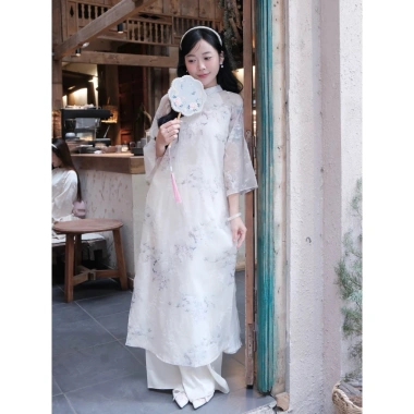 Áo dài cách tân suông Thanh lịch Tết Trung Thu - Tôn dáng, Giá chỉ 345.000₫ 2