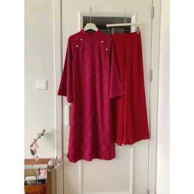Áo dài cách tân Tết 2.026 DU MIÊN in vân 3D đính cúc đá hoa mai + quần lụa - Giá ưu đãi 289k 10