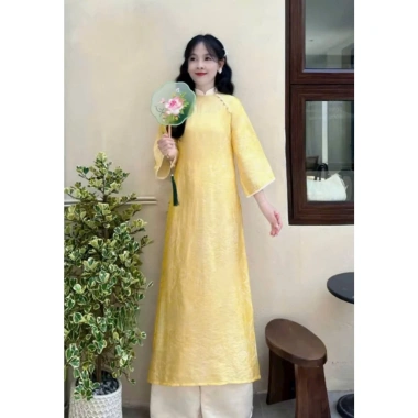 Áo dài cách tân Tết lụa voan tơ óng dáng suông đính cúc thanh lịch sang trọng – Giá ưu đãi 255.200 VND 2 Áo dài cách tân Tết lụa voan tơ óng dáng suông đính cúc thanh lịch sang trọng – Giá ưu đãi 255.200 VND 2