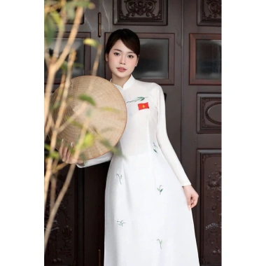 Áo dài cờ thêu quốc kỳ - màu trắng, xanh, hồng đỗ, giá ưu đãi 250.000₫