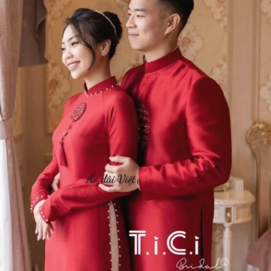 Áo dài cưới đỏ đậm cô dâu lụa vân gỗ, đính đá pha lê cao cấp, may sẵn - 130.500₫