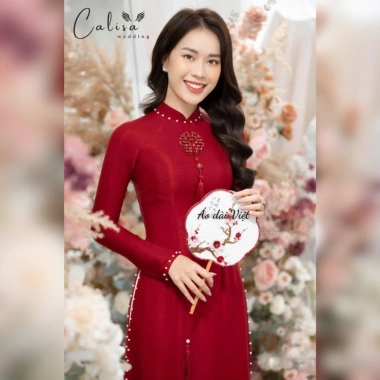 Áo dài cưới đỏ đậm cô dâu lụa vân gỗ, đính đá pha lê cao cấp, may sẵn - 130.500₫