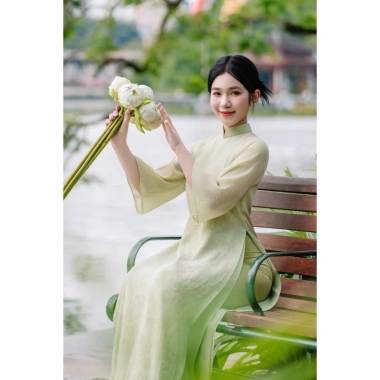 Áo dài Dạ Nguyệt xanh cốm 4 tà dáng suông tay lỡ tơ crep chụp ảnh mùa thu, Tết