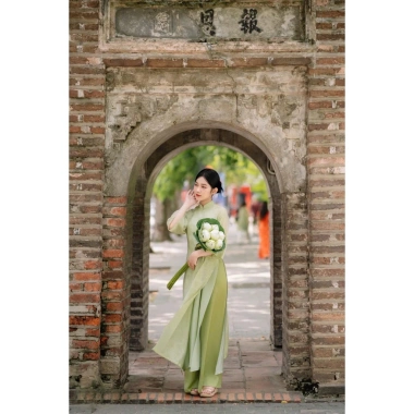 Áo dài Dạ Nguyệt xanh cốm 4 tà dáng suông tay lỡ tơ crep chụp ảnh mùa thu, Tết 10 Áo dài Dạ Nguyệt xanh cốm 4 tà dáng suông tay lỡ tơ crep chụp ảnh mùa thu, Tết 10