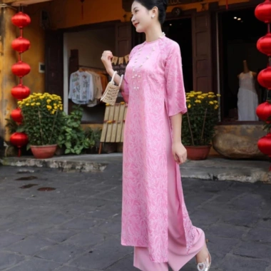 Áo dài dáng suông nữ gấm đỏ đô, cổ tròn, may sẵn xuông bầu dự tiệc lễ tết