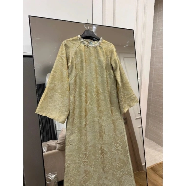 Áo Dài Dáng Suông Tường Xuân LIMISU – Cách Tân Vải Gấm Tơ, Tay Loe, Đón Tết 2.026 Giá 368.000₫ 9 Áo Dài Dáng Suông Tường Xuân LIMISU – Cách Tân Vải Gấm Tơ, Tay Loe, Đón Tết 2.026 Giá 368.000₫ 9
