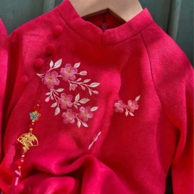 Áo dài đôi BeBe cho bé trai và bé gái - Nhung tăm mềm mại, set Tết truyền thống trẻ em, giá 396.000 VND 7