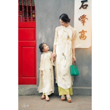Áo dài đôi cách tân Ngữ Yên 4 tà organza thêu đính nổi - áo dài tết mẹ bé, giá ưu đãi 220k