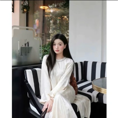 Áo Dài Gấm Dáng Xuông Tay Loe Đính Kết Thủ Công Hàng Mới Tặng Đôi Bông Tai ANNA 10 Áo Dài Gấm Dáng Xuông Tay Loe Đính Kết Thủ Công Hàng Mới Tặng Đôi Bông Tai ANNA 10