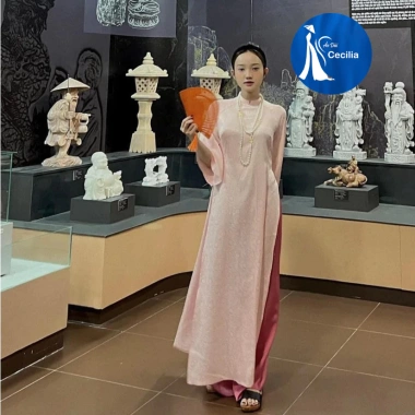 Áo dài gấm hoa dáng xuông màu hồng trẻ trung, truyền thống giá ưu đãi 300k cho Tết