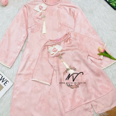 Áo dài gia đình An Khang Nét Việt tết siêu xinh – bố bé trai gấm dệt, mẹ bé gái lụa mềm mại 282k 8