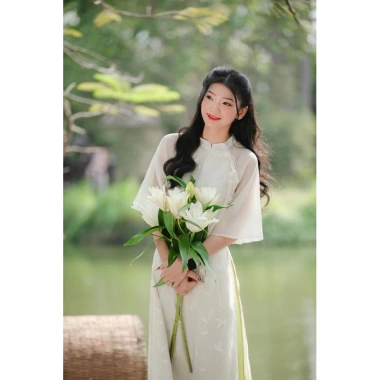 Áo dài lửng nữ - Thiết kế thanh lịch, giảm còn 480.000₫ (giá gốc 585.600₫)