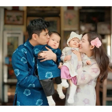 Áo Dài Nam Cách Tân Bố và Bé Trai Mặc Tết Chất Gấm Đẹp N08 – Giá chỉ 350k 2