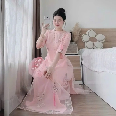 Áo dài nữ cách tân cobastudio - Quần dài suông phi lụa, cổ tròn tay lửng thêu sen, phụ kiện hoàn chỉnh cho Tết