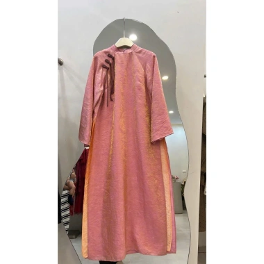 Áo dài nữ tơ ánh kim 4 tà dáng suông đính cúc sò + quần, LAVIAN AD34 cách tân Tết, giảm 434.900₫