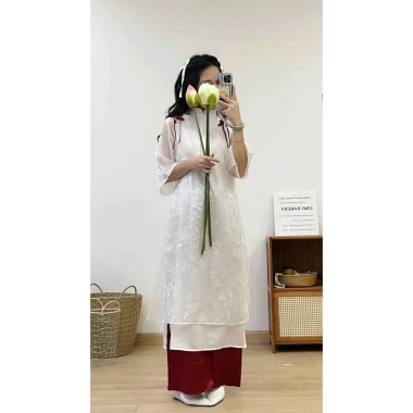 Áo dài nữ voan lụa tơ thêu hoa, dáng suông đính nơ kèm quần lụa, chỉ 285k